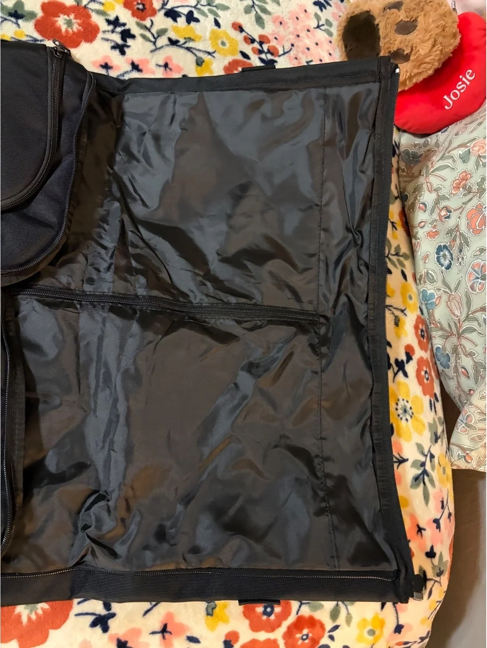 ENZOSUM Large Black Travel Organizer Bag with Multiple Compartments